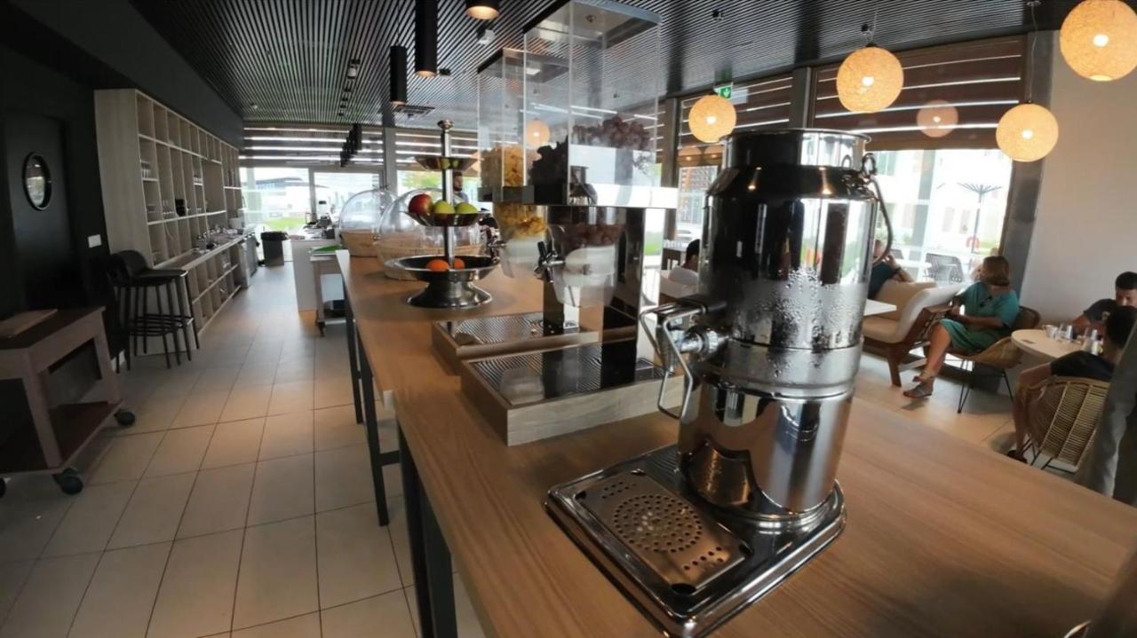 Ibis Styles Mayotte Aeroport Pamandzi Bagian luar foto